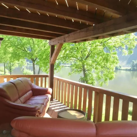 Apartment Moselidyll-traumferienwohnung In Exponierter Moselufer-lage By Interhome Traben-Trarbach