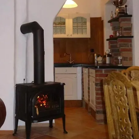 Moselidyll-traumferienwohnung In Exponierter Moselufer-lage By Interhome