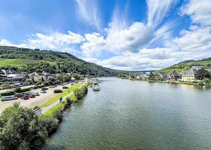 Apartamento Moselidyll-traumferienwohnung In Exponierter Moselufer-lage By Interhome