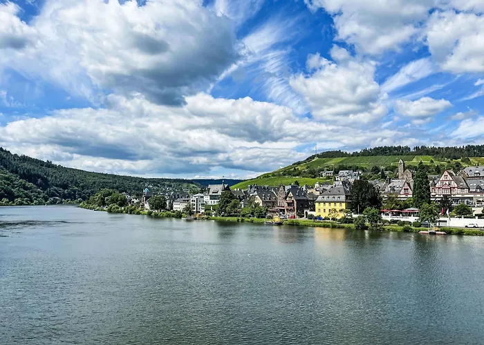 Apartamento Moselidyll-traumferienwohnung In Exponierter Moselufer-lage By Interhome